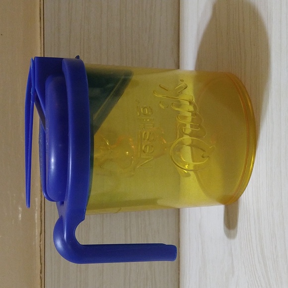 Vintage 1994 Nestle Quik Shot Dispenser Plastic Pitcher Mug - Picture 3 of 5
